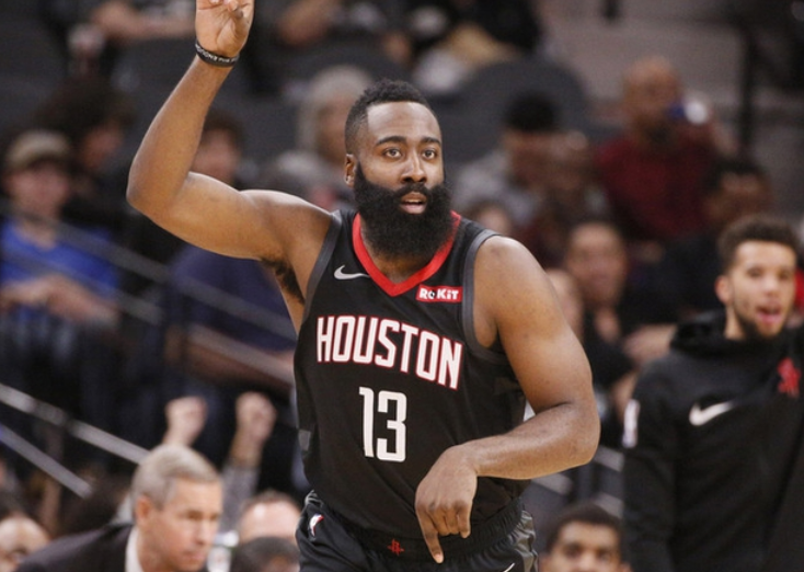  洛里昂锋线三叉戟发威，客场大胜终结连败颓势